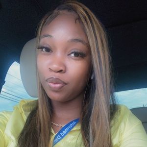 Meet your Posher, Candace